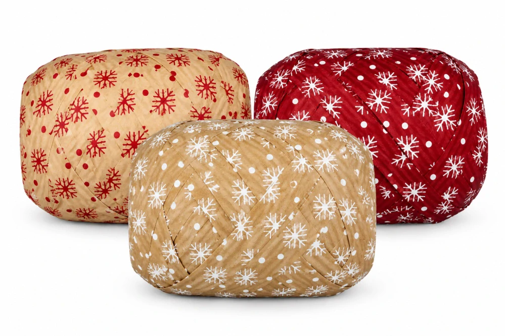 Vánoční vázací stuha MEGA NATURO RED Vločky bílé (velké Mega klubko)10mm x 12m