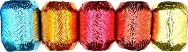 Vánoční vázací stuha  LIGHT METALIC lesklá modrá (velké Mega klubko) 10 mm x 20 m